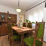 Josip 74 Apartment *