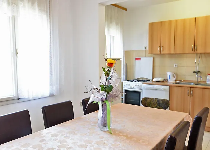 Apartment Josip 74 *